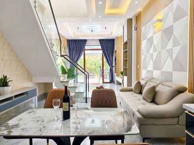 Bán nhà giá Rẻ DĨ AN - SỔ HỒNG 80m2 cho thuê 8tr/th Gần chợ Đông Thành