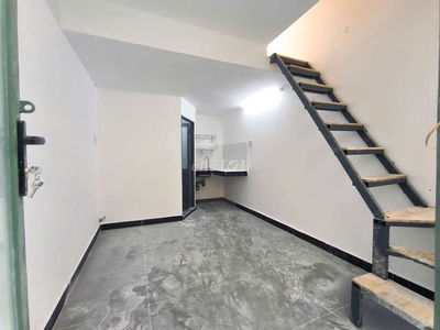 Phòng 25m2 1 lầu có ban công 1 máy lạnh Phạm Văn Chiêu p9