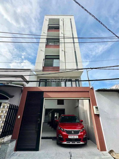 NHA MỚI KENG .1 trệt 1 lửng 4 lầu. có thang máy .nhà mặt tiền đ31 btt