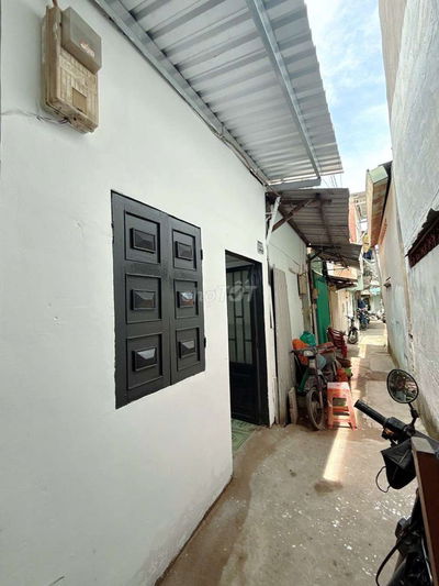 BÁN NHÀ 28,5M2 CÓ GÁC MỚI ĐẸP KẾ BÊN BẾN XE QUẬN 8 ĐƯONG TẠ QUANG BỬU