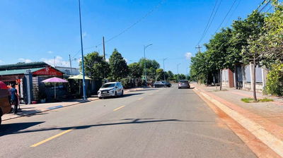 BÁN ĐẤT TẶNG QUÁN CAFE -MẶT TIỀN ĐƯỜNG LÊ DUẨN  ĐẤT ĐỎ