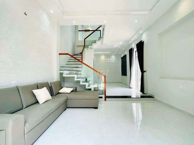 NHÀ MỚI ĐẸP Ở LIỀN. SỔ HỒNG 5,2 X 20 ĐOÀN NGUYÊN TUẤN. BÌNH CHÁNH