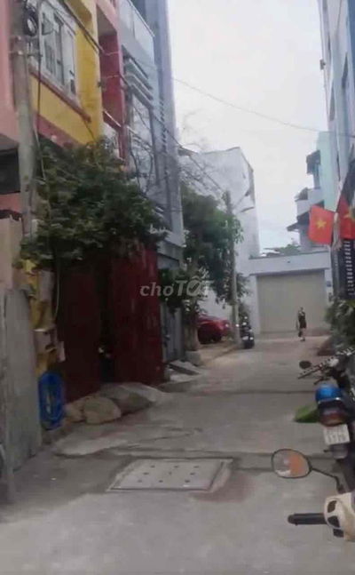 GẦN VẠN PHÚC NHÀ MỚI XÂY LÀM VPCTY+  Ở KINH DOANH ONL 5PN 3WC HẺM OTO