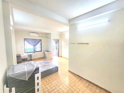 PHÒNG BAN CÔNG SIÊU RỘNG SẴN NỘI THẤT GẦN HOÀNG VĂN THỤ GIÁ RẺ