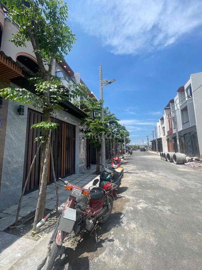 Bán nhà Phố 113m Đường Đinh Đức Thiện gần Chợ Bình Chánh Sổ Hồng Riêng