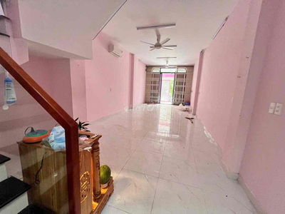 SÁT VẠN PHÚC NHÀ 2 LẦU 3 SÀN TRỐNG SUỐT TIỆN DẠY HỌC LÀM VĂN PHÒNG KHO