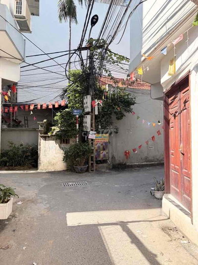 BÁN NHÀ LAI XÁ - LÔ GÓC - NGÕ THÔNG Ô TÔ ĐỖ CỬA - GẦN TRƯỜNG ĐẠI HỌC -