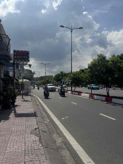 BÁN NHÀ MẶT TIỀN THỤT PHẠM VĂN ĐỒNG – 2 TẦNG – 4x7.5 – CHỈ 4 TỶ