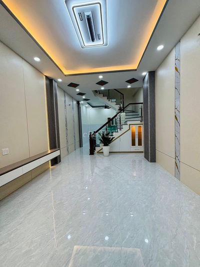 Gấp bán căn nhà 3 tầng Khu Lê Văn Việt 64m2 4PN HXH - Nhỉnh 5 tỷ