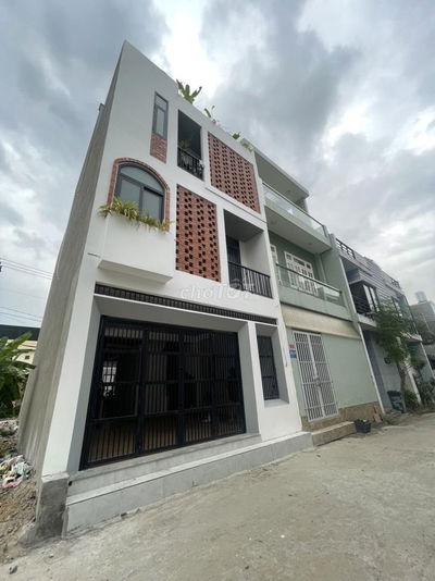 VIP TX43 - 2MT TRƯỚC SAU- 5,45x7,5=41m2 - 5P- ĐƯỜNG THÔNG 7M-3,78 TỶ.