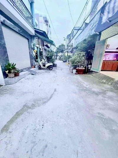 Bán Nhà lô góc , h4m, Gần chợ Tân Hương, Dt 35m2- Nhỉnh 3 tỷ xíu