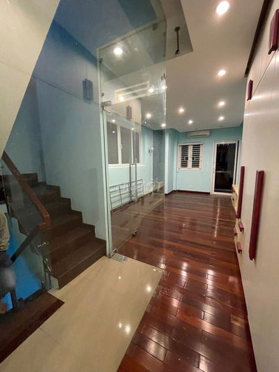 Nhà 5 tầng đẹp - HXH Trần Hưng Đạo, Q.5 - Vị trí trung tâm