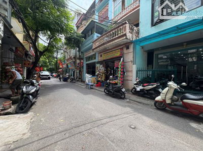 BÁN GẤP NHÀ PHỐ XUÂN THUỶ ĐƯỜNG OTO KD TẤP NẬP DT62m2*5T DÂN XÂY Ở LUÔN. 17 TỶ