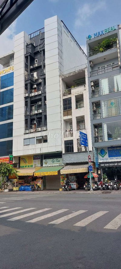 Cho thuê tòa nhà mới mặt tiền sát Sân bay Tân Sơn Nhất.