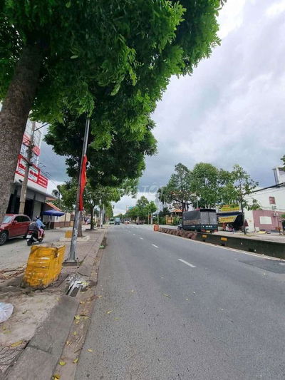 Tòa Nhà văn Phòng 1 Hầm 4 Lầu Mặt Tiền Lê Thị Riêng. Ngay UBND Q12