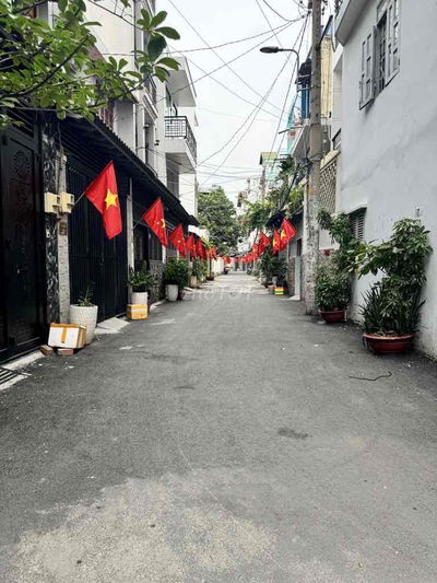 Nhà 3 phòng ngủ - Nguyễn Tư Giản - 60m2 (4x15) - Hẻm xe hơi - 6 tỷ TL