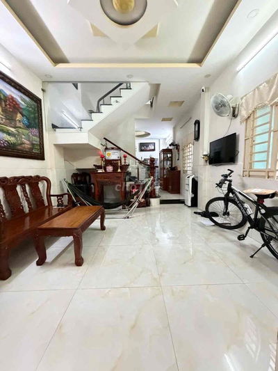 GẤP BÁN-46m2 Nhà Văn Cao-HXH đỗ cổng-CHỈ 5.2 Tỷ-4*11,5