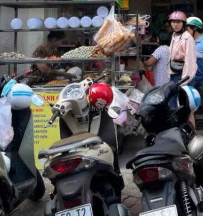 sang lại tất cả đồ đạc trong quán 235tr ,và dậy nghề nấu bánh canh cua