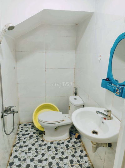 Phòng trọ 40m2 giá rẻ, sẵn máy lạnh, gần Khu Công nghệ cao.
