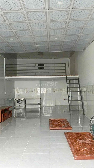 cho thuê nhà mới sạch sẽ rộng rãi phù hợp làm may mặc chứa hàng rẻ