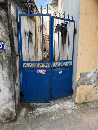 Nhà riêng chính chủ, xây cao có gác xép sân ngõ riêng