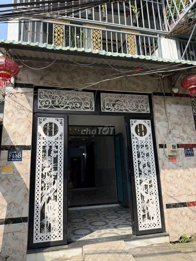 Bán nhà 1T+ lầu suốt 4pn ,2w phòng khách rộng DT: 4*18m