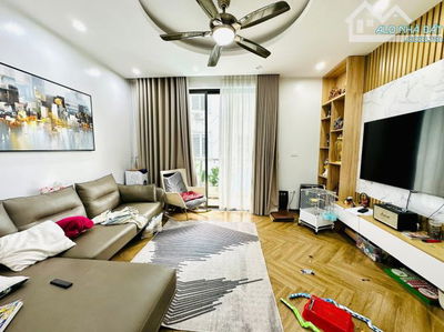 BÁN NHÀ PHỐ HỒNG TIẾN , DT 33M2 * M TIỀN 6M * NHÀ THANG MÁY VIEW HỒ ,CHO THUÊ 12TR