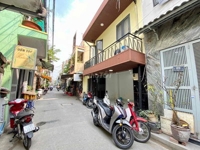 Nhà MT Sơn Hưng F11 Tân Bình, 8m x 5m, 1 lầu, 2wc, giá 11.9tr