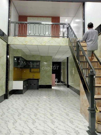 Nhà sctân hiệp tân uyên tphcm Dt: 4x17 Có 3 p ngủ . sân xe hơi  Sát bê