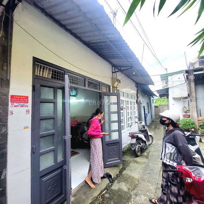 Chủ cần bán căn nhà nhỏ sổ hồng chung khu dân cư