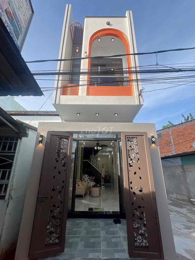 NHÀ LẦU GÓC 2 MẶT TIỀN TRỤC CHÍNH HẺM 156 LÊ ANH XUÂN