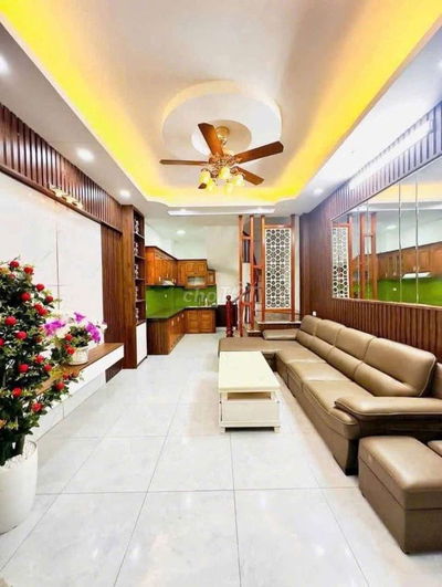 BÁN NHÀ PHẠM VĂN ĐỒNG. NGOẠI GIAO ĐOÀN GẦN PHỐ Ô TÔ ĐỖ CỔNG. 8 TỶ