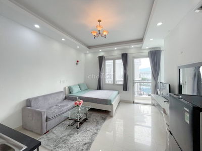 CĂN HỘ BANCON KHU NHÀ PHỐ NGAY BỜ KÈ LÊ VĂN SỸ THOÁNG MÁT FUL NỘI THẤT