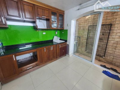 Bán đất tặng nhà. Phố Nguyễn văn cừ gần cầu chương dương