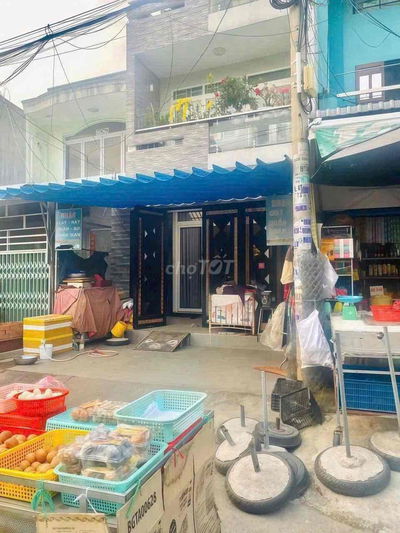 Nhà Lầu Mặt Chợ 1 tỷ160 Cho Thuê 10 triệu Ở Chợ Công Nhân Bình Chánh