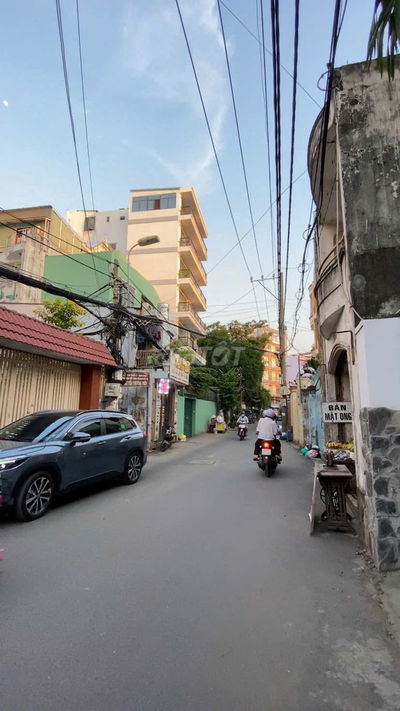 🏩 7,5X25 - Nguyễn Thượng Hiền Q.Bình Thạnh - Trệt Hầm - Lối Đi Riêng