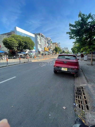 Cho thuê nhà MT Nguyễn Thái Sơn, P5, Gò Vấp - DT:4x11m, 3 Tầng