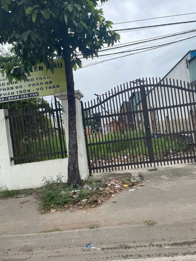 NGÂN HÀNG THANH LÝ ĐẤT GẦN CHỢ , SÁT KCN CHỈ 740TR , CÓ LÔ GÓC 2MT KD