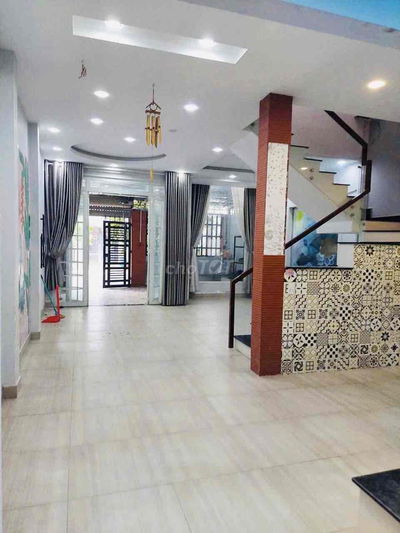 Cho thuê nhà đường xe tải 6x15 trệt lầu 2pn 2wc ngay ngã 3 đông quang