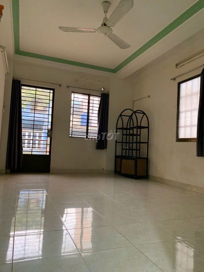 Nhà nguyên căn đường Trường Chinh phường 12 TB 4PN giá 12 triệu