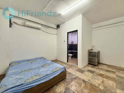 Phòng mới sẵn nội thất ngay bến xe miền Tây giáp Tên Lửa - CÓ KỆ BẾP