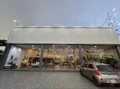 Cho thuê MBKD góc 2 MT ngang 22m đường Đỗ Xuán Hợp, P Phước Long B,Q9