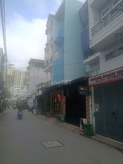 NHÀ HƯƠNG LỘ 2 , HẺM Ô TÔ , TRỆT , 3 LẦU,5 PN ,4 TOILET, CHỈ 15TR/TH