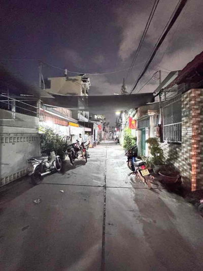 ĐƯỜNG 5M THÔNG - QUÁ HOT - MẶT TIỀN XỊN GẦN KÊNH NƯỚC ĐEN - GIÁP TP