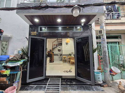 NHÀ 3 TẦNG  MỚI  – 2PN, 3WC – SÁT MẶT TIỀN  – TẶNG FULL NỘI THẤT