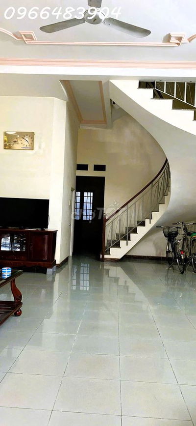 Cho thuê nhà 3 tầng 4 phòng ngủ Hiệp Bình Chánh, mặt tiền đường nội bộ