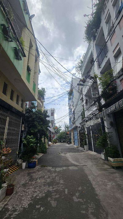 BÁN GẤP NHÀ TÂN QUÝ - TÂN PHÚ - 5 X 14M 3 TẦNG - NHÀ NGAY AEON TÂN PHÚ