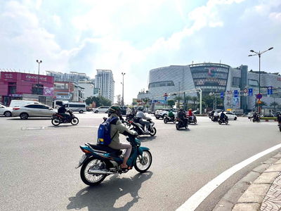 NHÀ 2 MẶT TIỀN 101M2, TẶNG NỘI THẤT ĐẸP, GẦN GIGAMALL PVD, THỦ ĐỨC