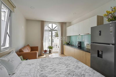 CHO THUÊ CĂN HỘ BAN CÔNG FULL NỘI THẤT THANG MÁY NGAY BỜ KÈ HOÀNG SA