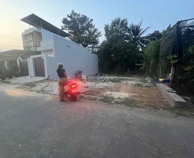 Đất kế Mặt Tiền Phạm Hùng/ 90m2 - Cổng số 5 Chợ Long Hoa